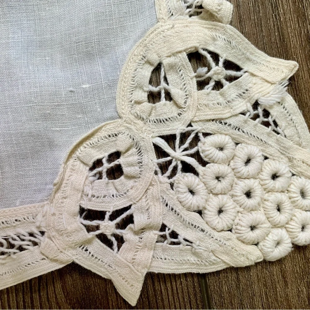 Vintage table cloths 18/18”